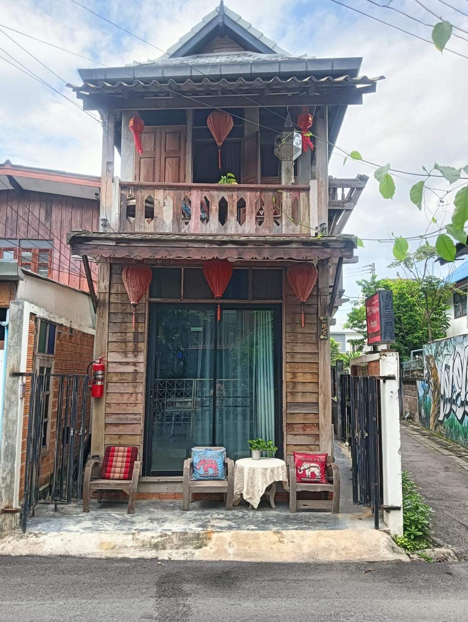 Huen Chiang Man Hostel Chiang Mai Buitenkant foto