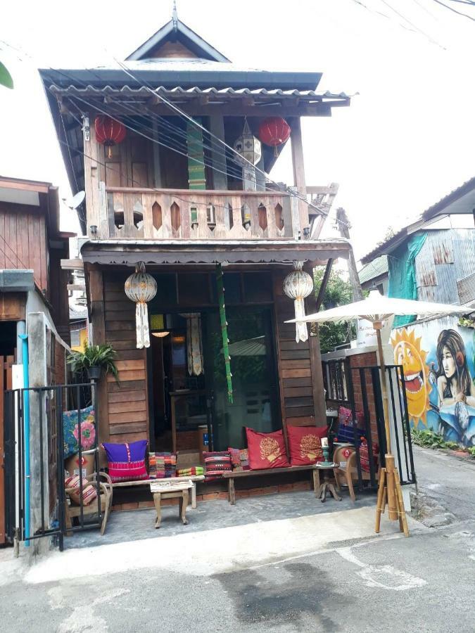 Huen Chiang Man Hostel Chiang Mai Buitenkant foto